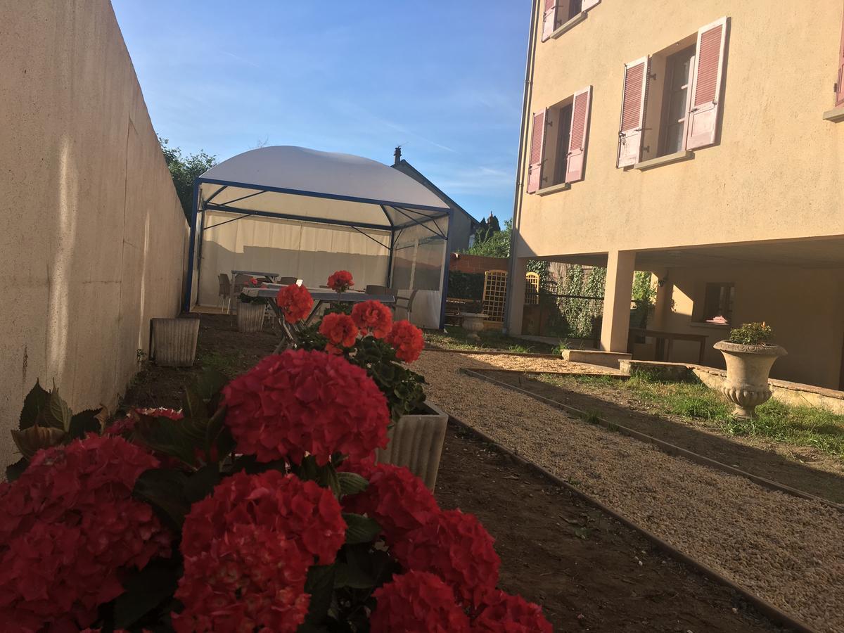 Location Chambres Hotel Joly Dun-le-Palestel Exterior foto